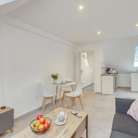 Kapitaen Διαμέρισμα *